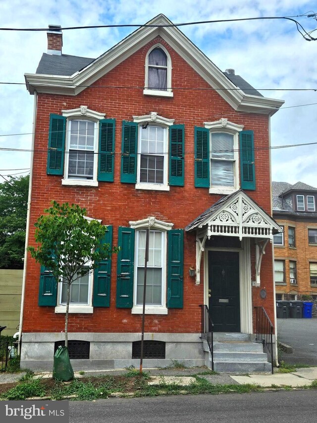 view of front of house