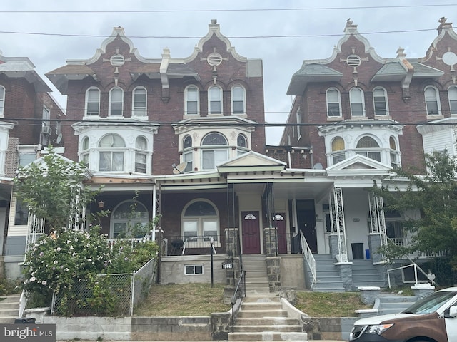 view of front of home featuring covered porch