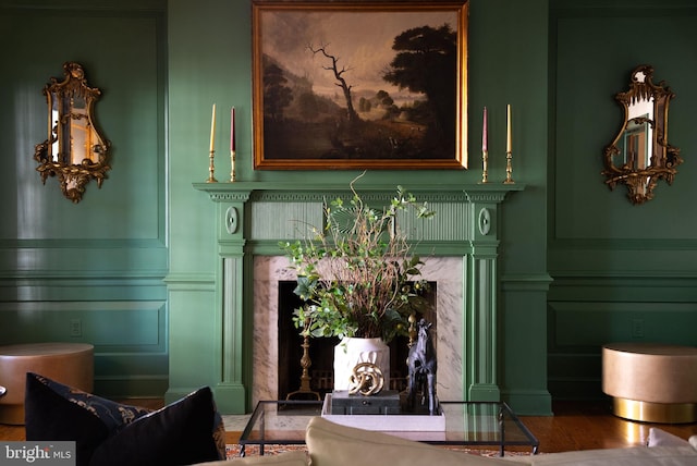 room details featuring a fireplace