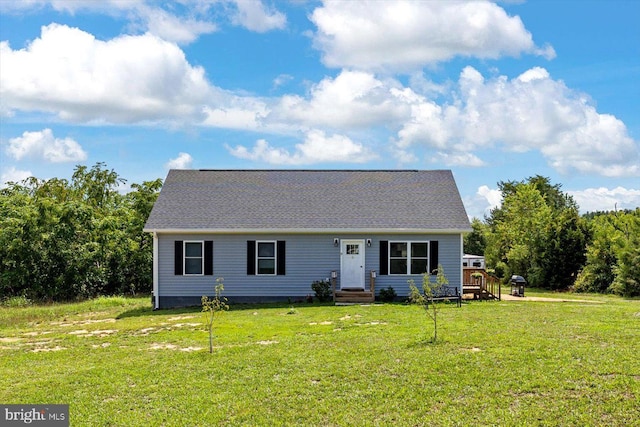 view of front of home featuring a front yard