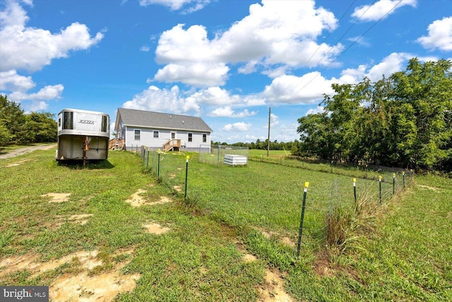 view of yard featuring a rural view