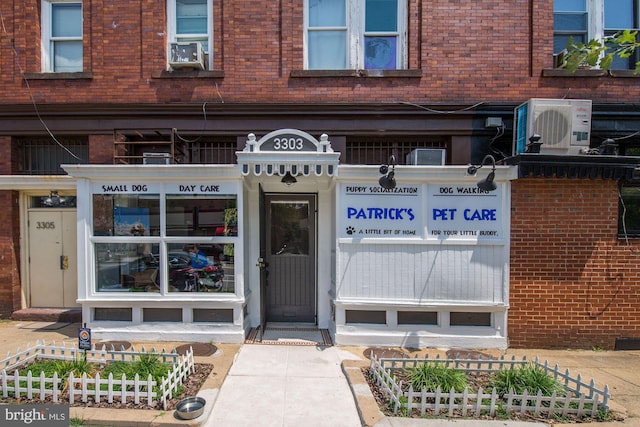 entrance to property with ac unit