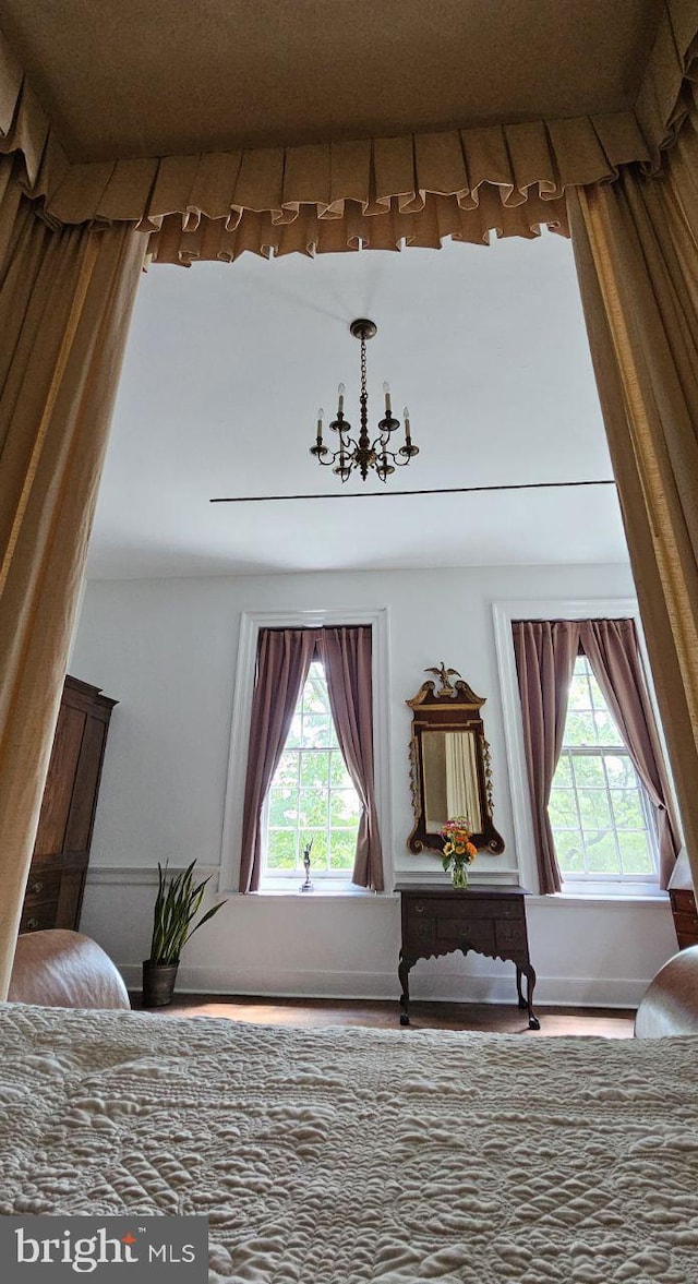 interior details with a notable chandelier