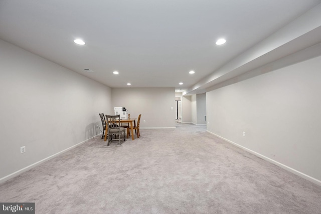 dining area featuring carpet, visible vents, baseboards, and recessed lighting