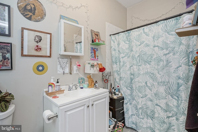 bathroom with vanity