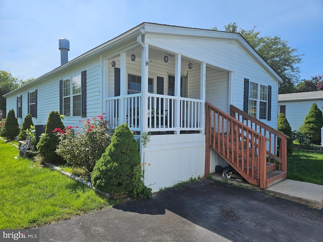 view of front facade featuring a porch