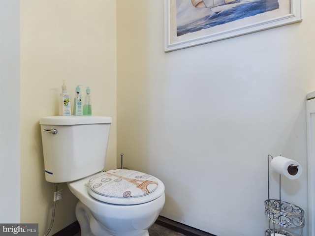 bathroom featuring toilet