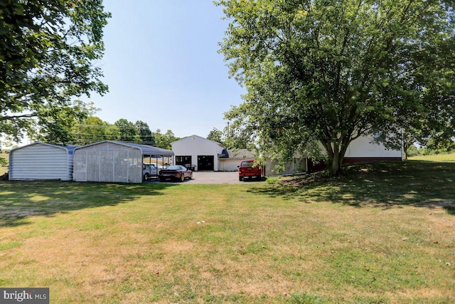 view of yard with a carport