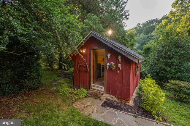 view of outbuilding