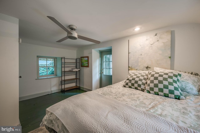 bedroom with ceiling fan