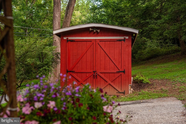 view of outbuilding