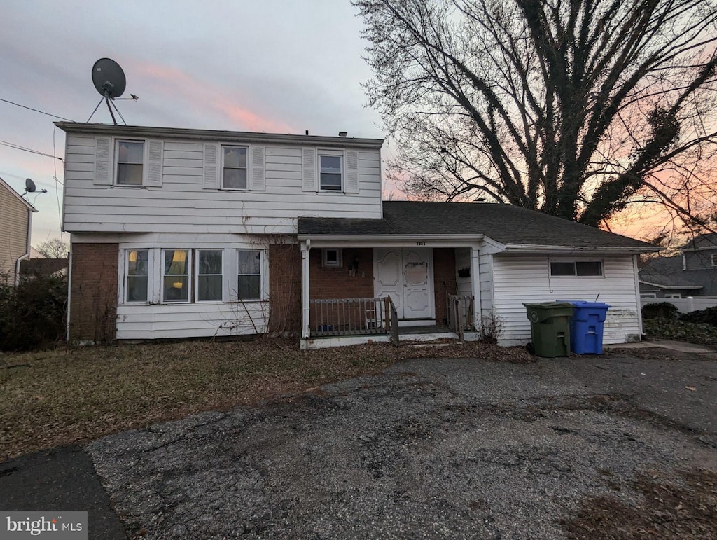 front of property with covered porch