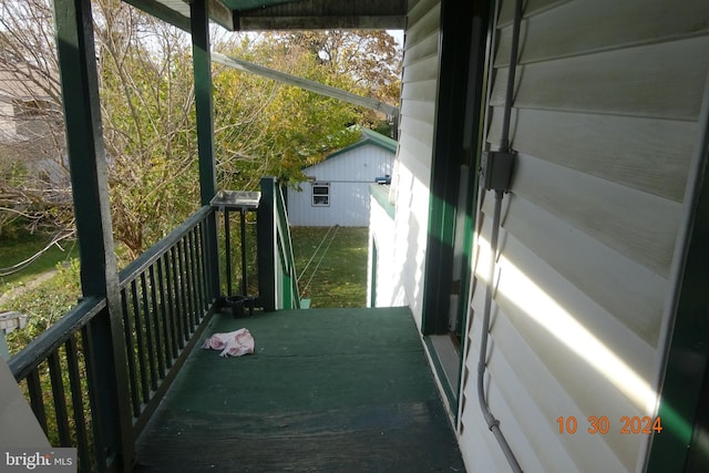 balcony with a porch