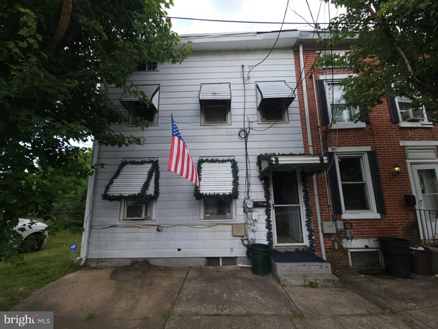 view of front of house