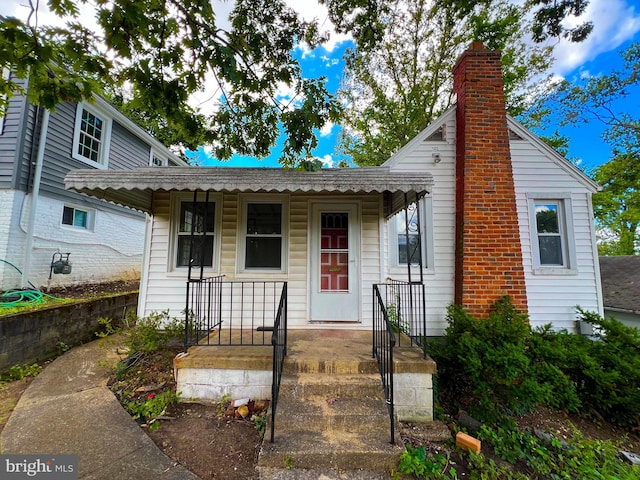 view of front facade with covered porch