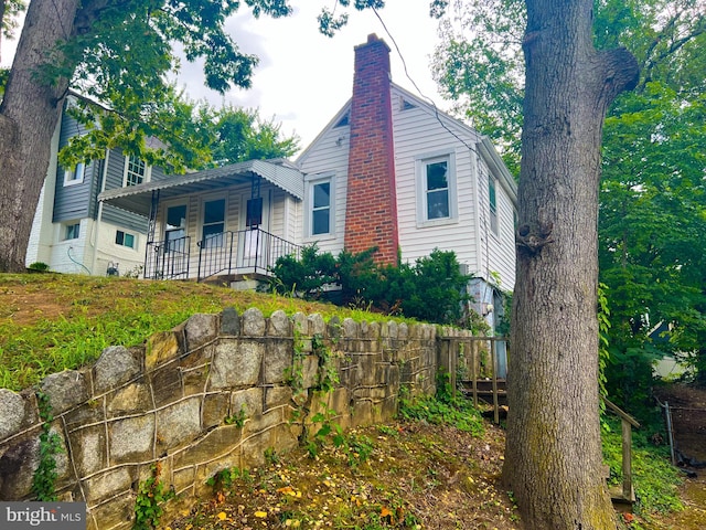 view of front facade with covered porch