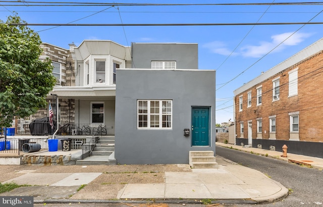 view of front of house featuring a porch