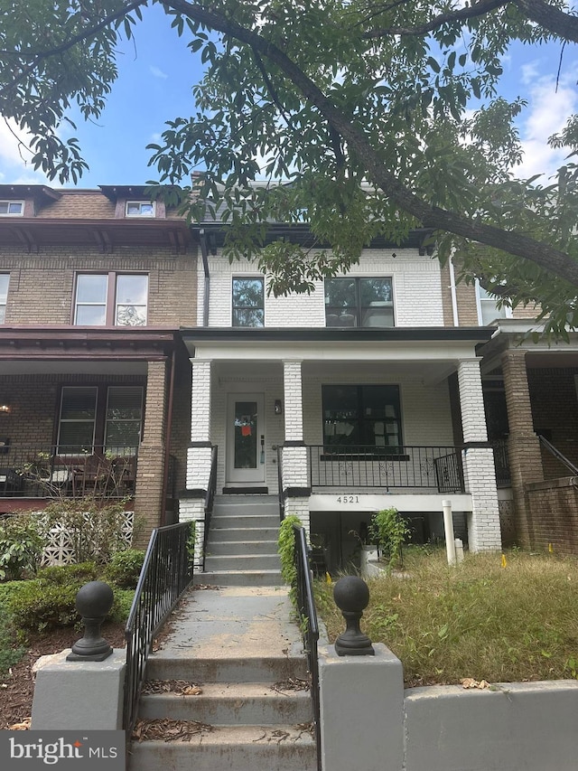 view of front of house with covered porch