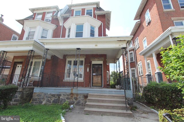 view of front of house with covered porch