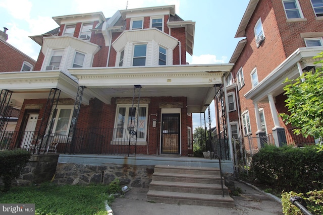 view of front facade featuring covered porch