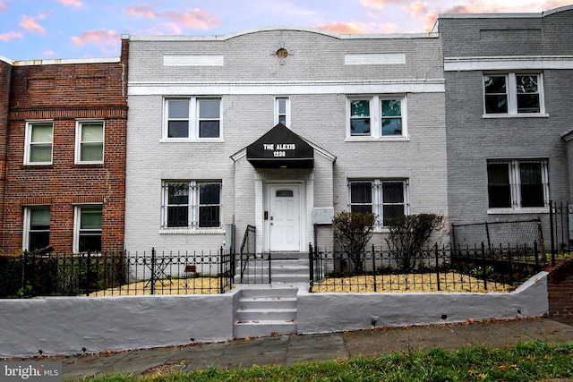 view of front of house