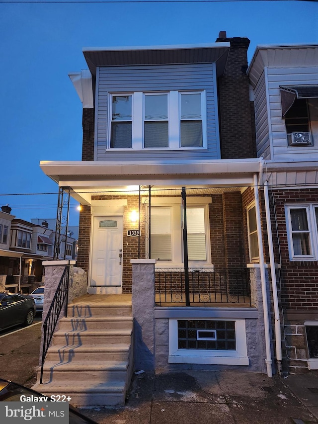 view of front of property with covered porch