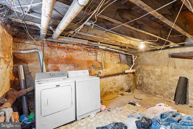 basement featuring independent washer and dryer