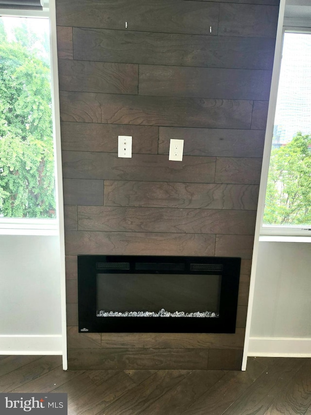 interior details with hardwood / wood-style flooring