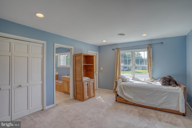 bedroom featuring light carpet, multiple windows, visible vents, and recessed lighting