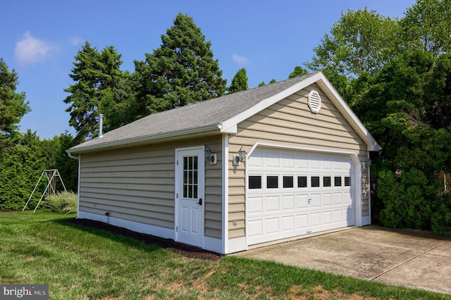 view of detached garage