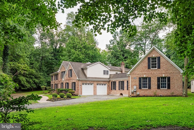 view of front of house with a front lawn