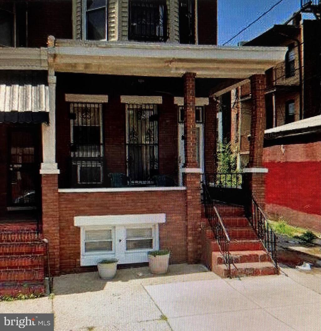 exterior space with a porch