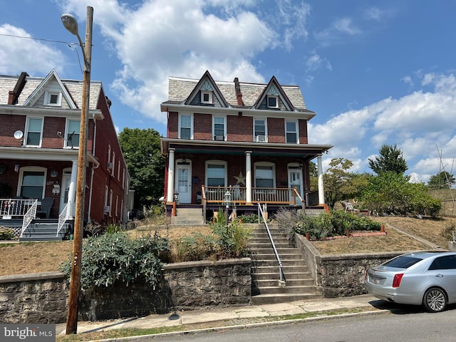 view of front facade with covered porch