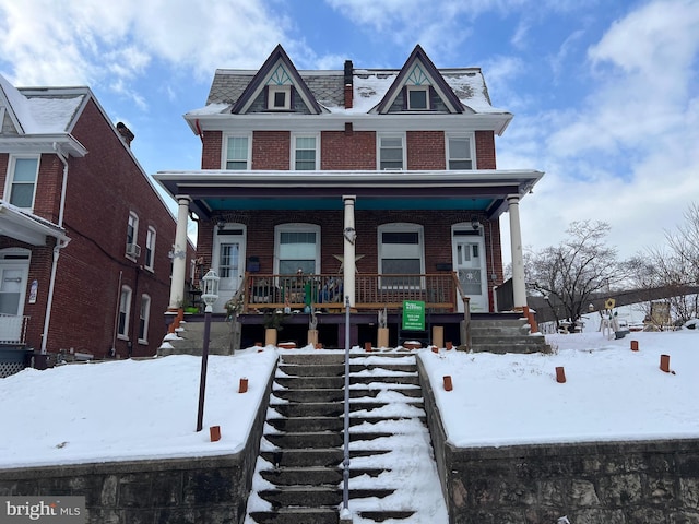 view of front facade featuring a porch