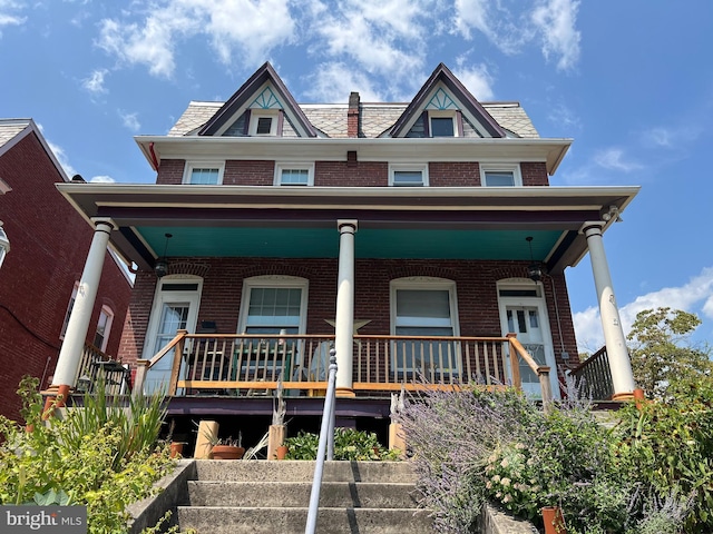 view of front facade featuring a porch