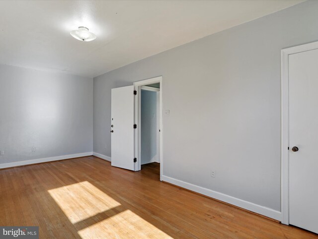 misc room featuring crown molding and carpet flooring