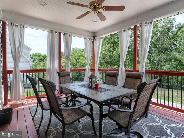 deck with ceiling fan