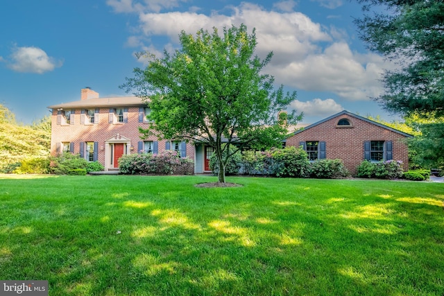 view of front of house with a front yard