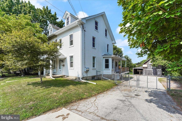 view of front of property with a front lawn and covered porch