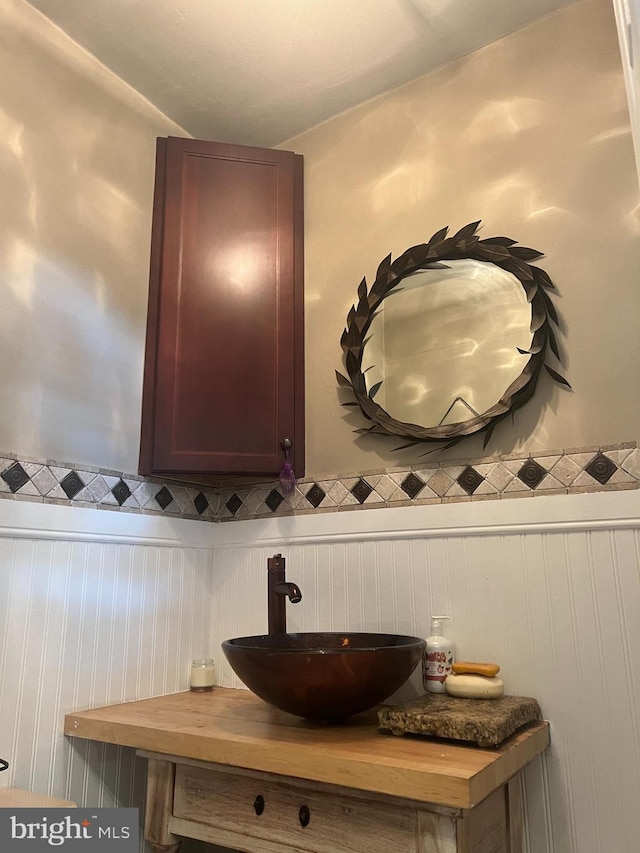 bathroom featuring vanity