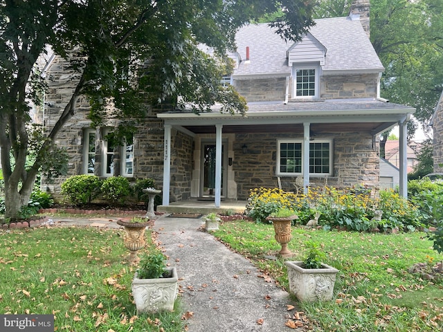 view of front facade featuring a porch