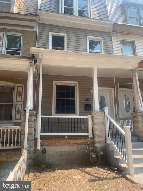 view of front of home with covered porch