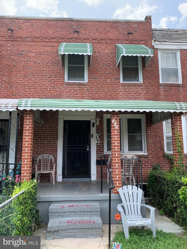 view of townhome / multi-family property