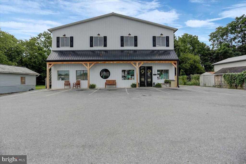 140 W Orange St, Shippensburg, PA 17257 - view of front of home