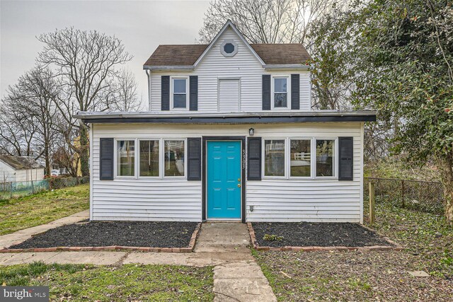 view of front of property