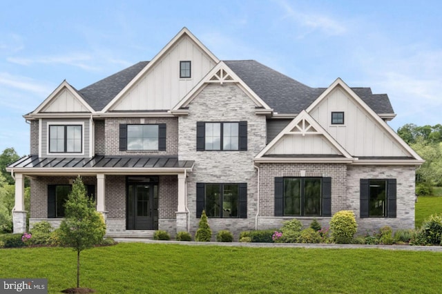 view of front of house featuring a front yard