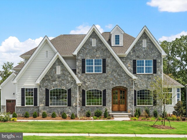 view of front facade with a front lawn