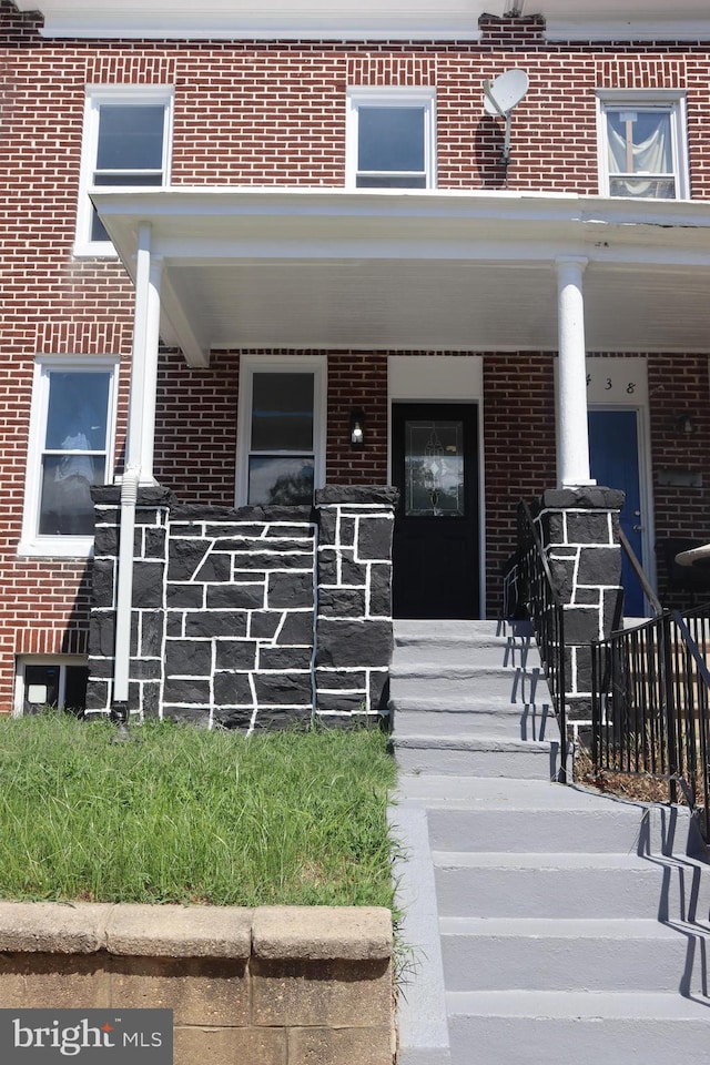 view of front of house with a porch