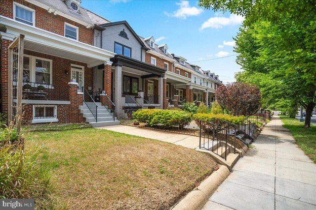 exterior space featuring a yard