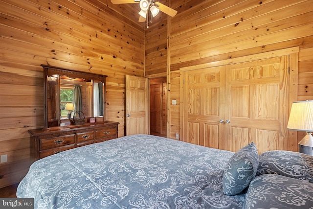 bedroom featuring ceiling fan